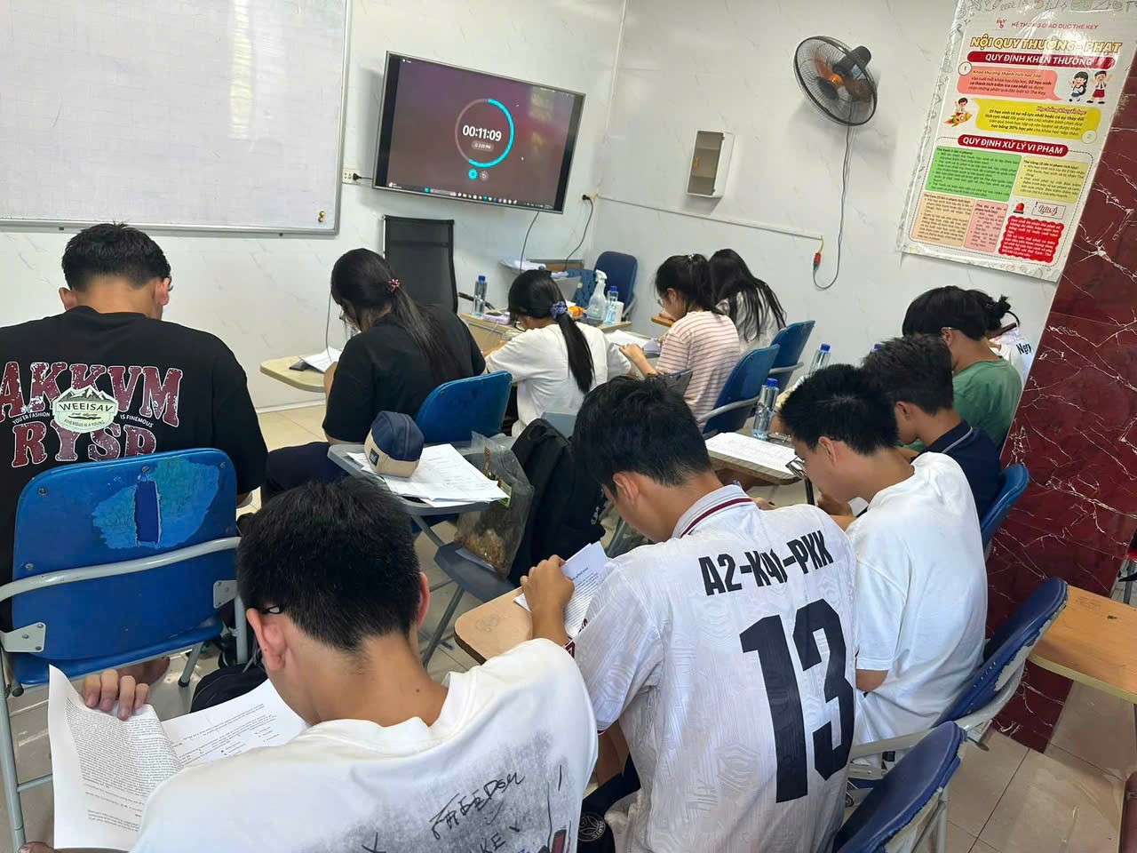 Học sinh học tập tại lớp
